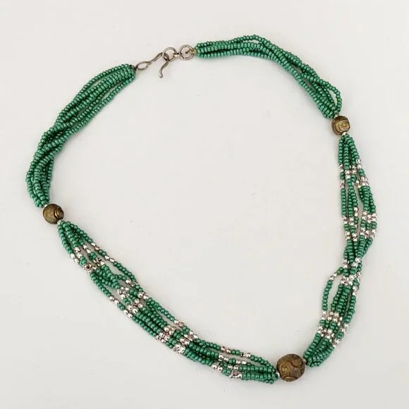 Vintage green and silver seed bead choker with matte gold beads - Picture 10 of 10